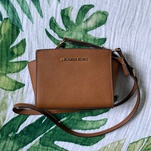 Mini Saffiano Michael Kors Cross body purse